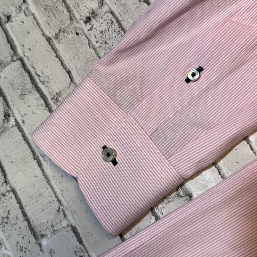 UNTUCKit mens 2XL XXL pink stripe regular fit wrinkle free button up shirt EUC - Picture 3 of 4